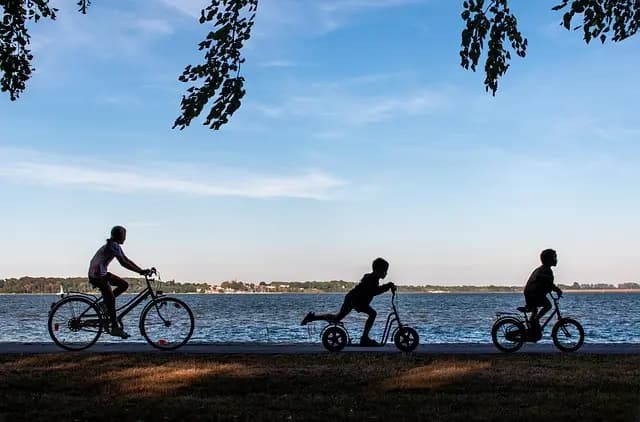 10 Fun Family Activities to Enjoy Together