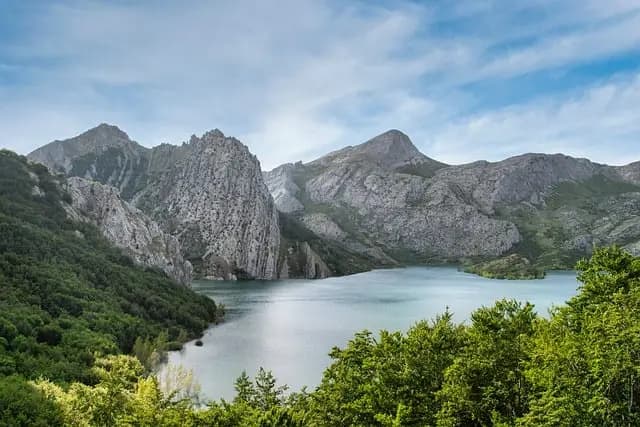 10 Exciting Outdoor Activities to Experience in the UK